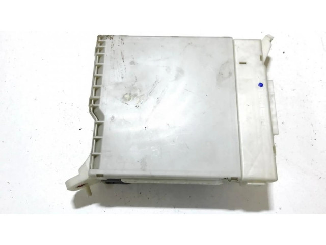 Блок предохранителей 8273030281 Lexus GS 300 350 430 450H