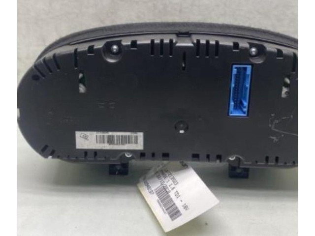 Панель приборов Audi A1