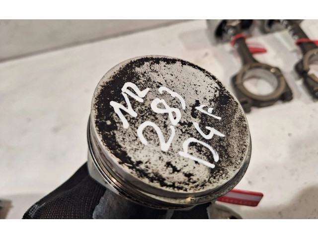 Поршень с шатуном D4F740 Renault Clio III