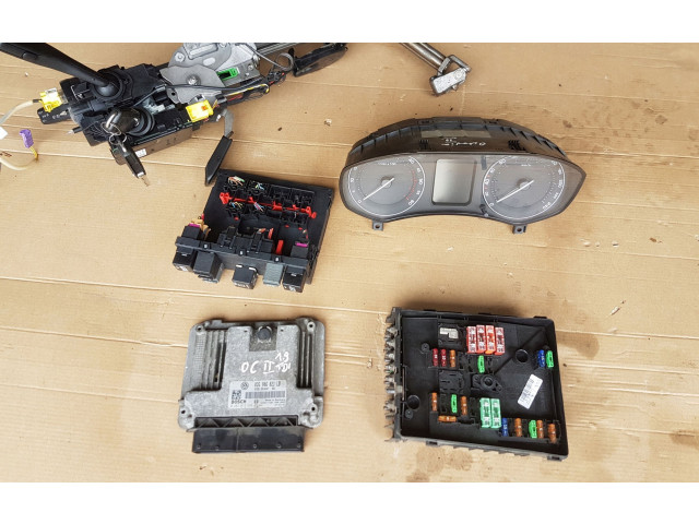 Комплект блоков управления 03G906021LB   Skoda Octavia Mk2 (1Z)