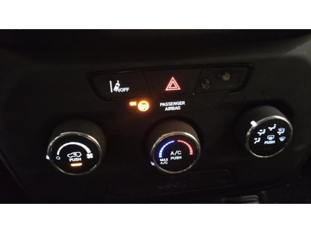 Блок управления климат-контролем 735693929, 7356939290 Jeep Renegade
