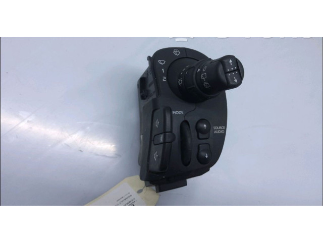 Ручка стеклоочистителей 7701060097, 88103003   Renault Clio III