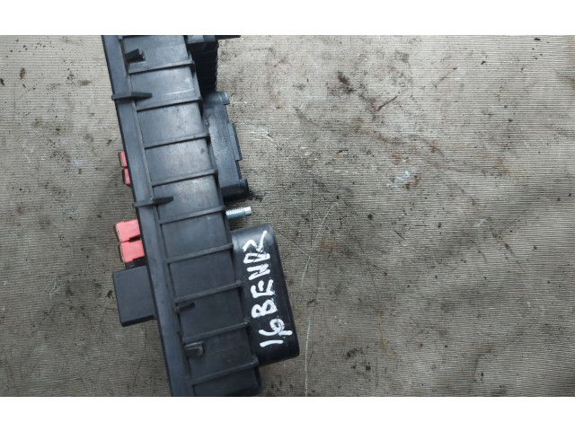 Блок предохранителей  1k0937124h   Volkswagen Touran I    