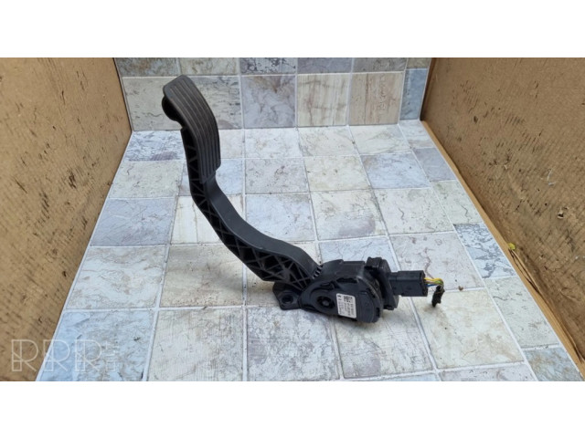 Педаль акселератора