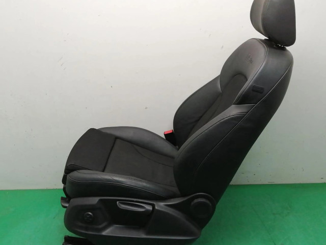 Переднее сиденье водителя