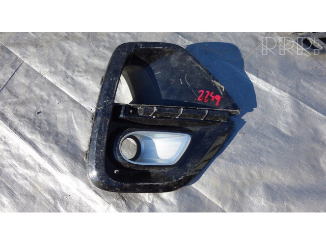 Декоративная решётка противотуманной фары