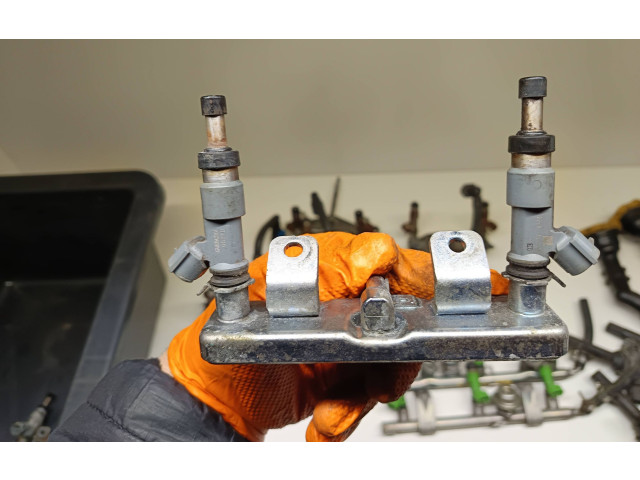 Vstřikovač 226062714 Subaru Outback (BS)