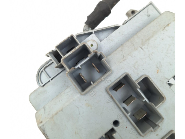 Блок предохранителей 46809993, 46520431 Fiat Albea