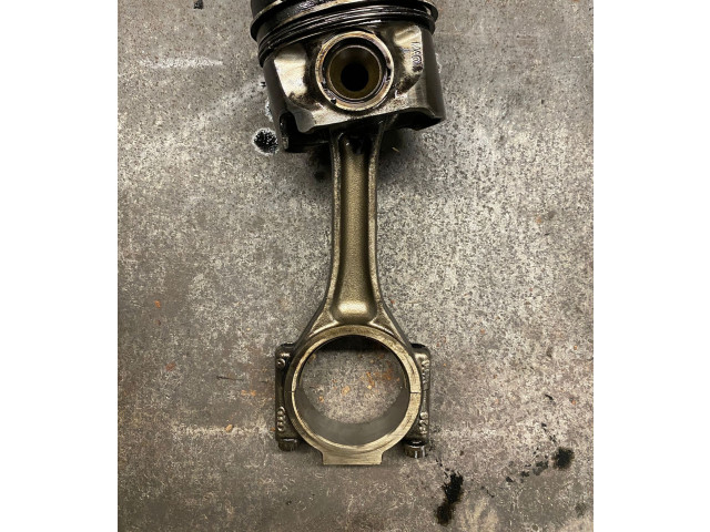  Поршень с шатуном  CFG, CFG  Skoda Superb B6 (3T)  