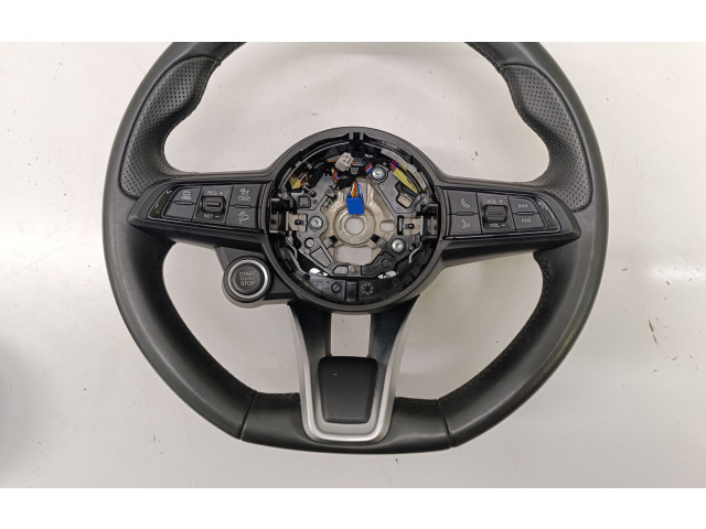 Volant Alfa Romeo Stelvio 2022 01561506370, 01561476090