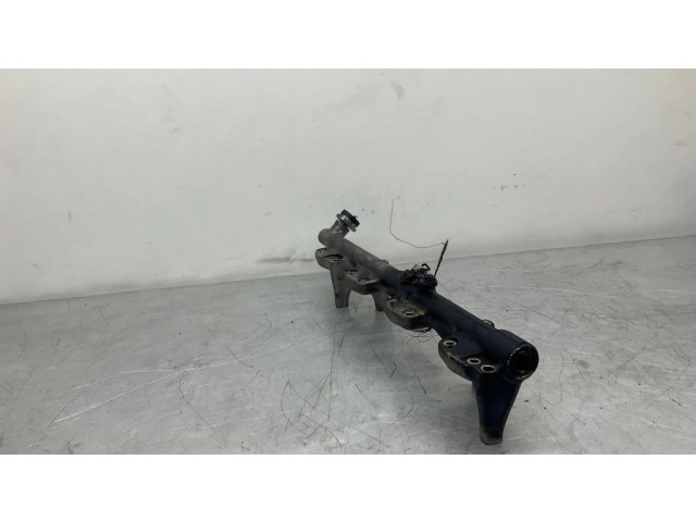 Vstřikovací lišta 14018560, 8694198 BMW 5 G30 G31 pro benzínový motor 2.0