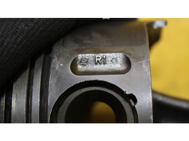 Píst    Mercedes-Benz E W210     