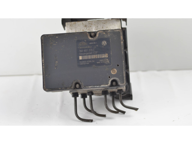Блок АБС 7M3907379E, 5WK8401 Volkswagen Caddy 2004 - 2010 года