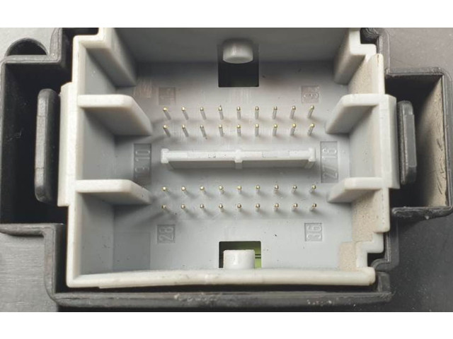 Блок предохранителей 30728512   Volvo XC90    