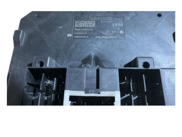 Блок комфорта 5Q0937084AC, 5WK50791E Skoda Octavia Mk3 (5E)