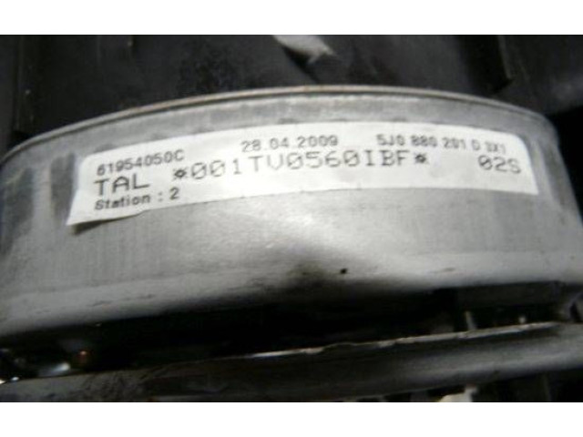 Подушка безопасности водителя 61954050C, 001TU05601BF Skoda Fabia Mk2 (5J)