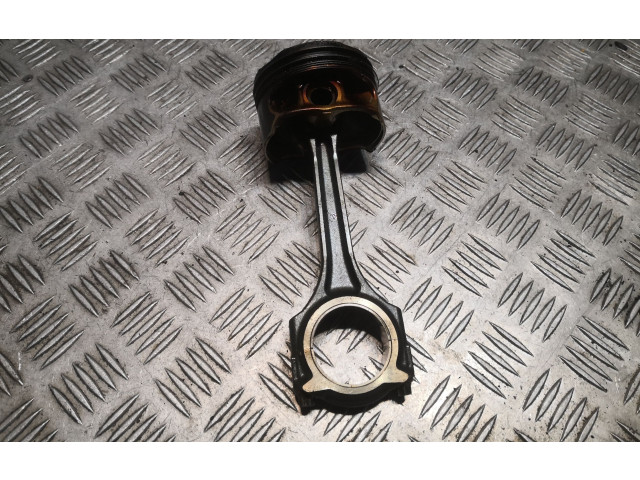  Поршень M 270.910 2700300420, A2700300420  Mercedes-Benz CLA C117 X117 W117  