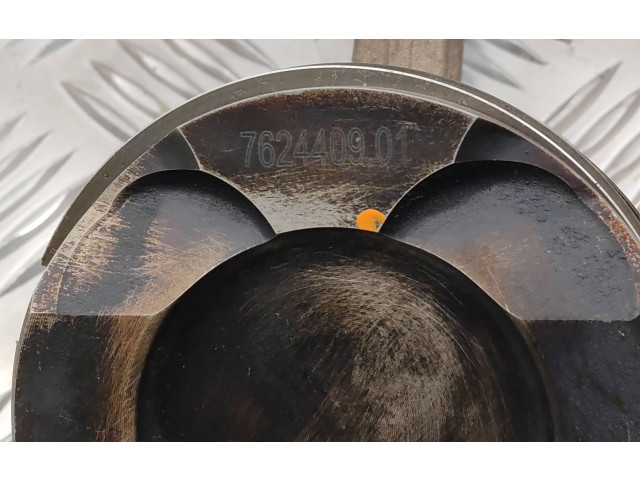 Píst 7624409, 7624408 BMW 5 GT F07 N55B30A