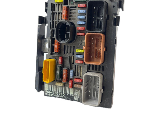 Блок предохранителей 9664705980, R02 Citroen C5