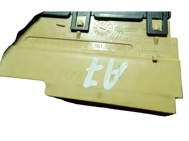 Блок предохранителей    Audi A3 S3 8L    