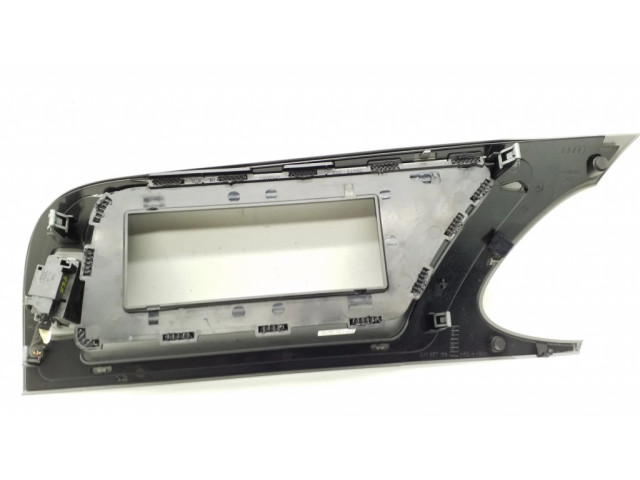 Другая деталь салона