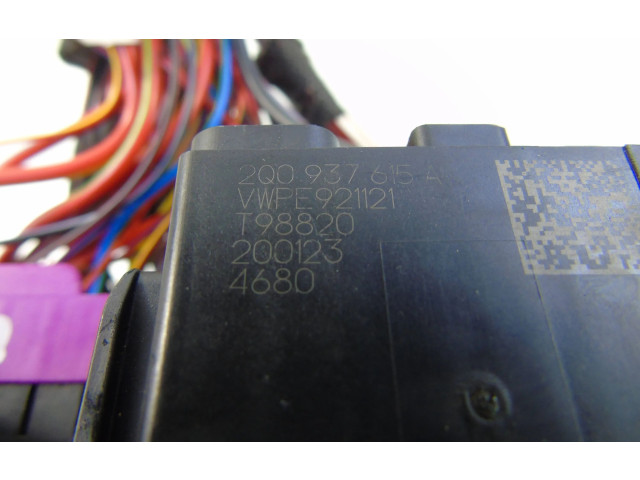 Блок предохранителей Audi A1  2018 -  года 2Q0937615A      