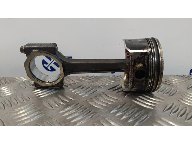 Поршень с шатуном W10B16D 04777716AA Mini One - Cooper R50 - 53 1.6