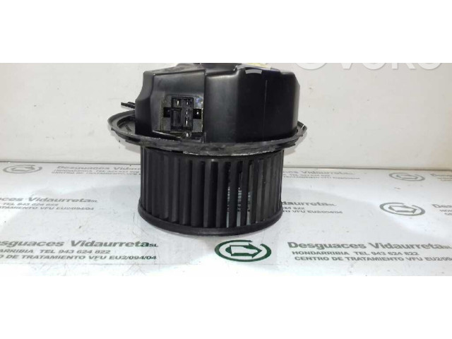 Вентилятор печки    1K0820015C, F983229J   Volkswagen Touran I