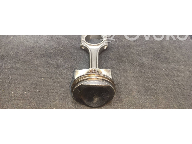 Поршень 0822363R Skoda Superb B6 (3T)