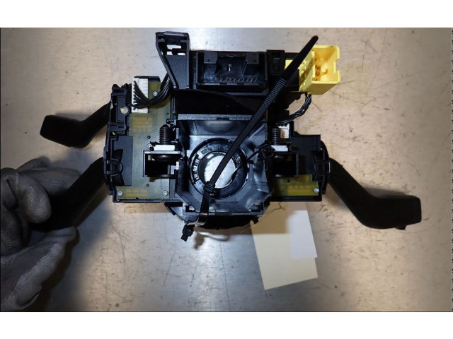 Ручка стеклоочистителей    Volkswagen PASSAT B6