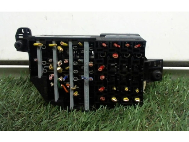 Блок предохранителей     Dacia Logan I    