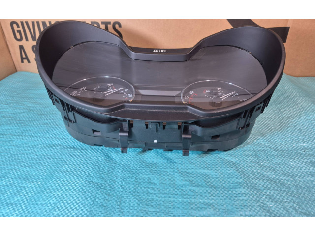 Панель приборов 5E0920861D, VDD0242308 Skoda Octavia Mk3 (5E)