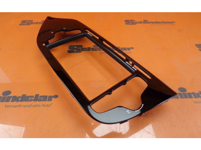 Радио/ проигрыватель CD/DVD / навигация