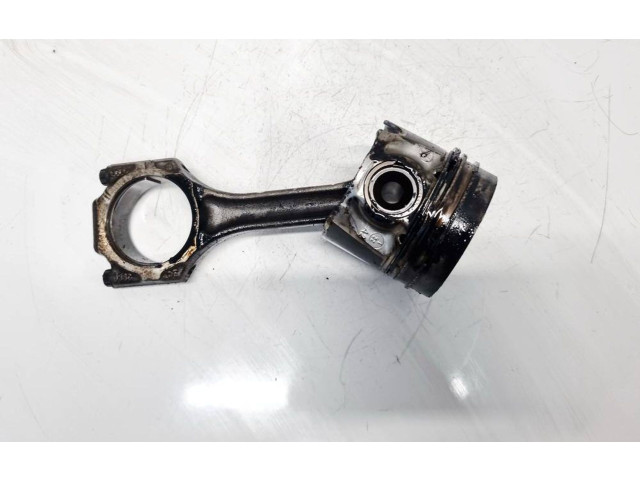  Поршень с шатуном    Audi A3 S3 8L  