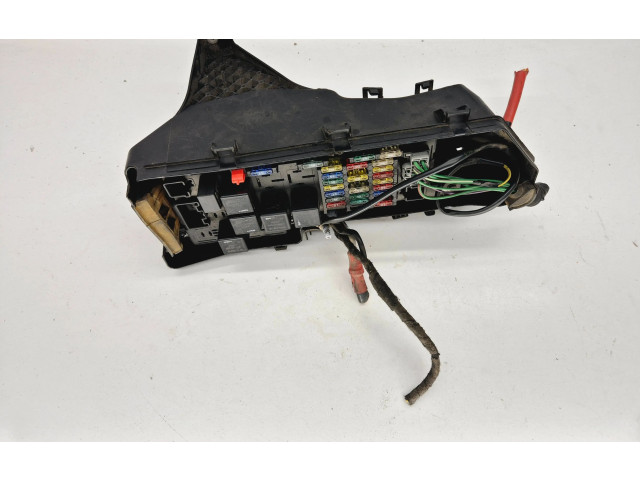 Блок предохранителей  9494210   Volvo V70    