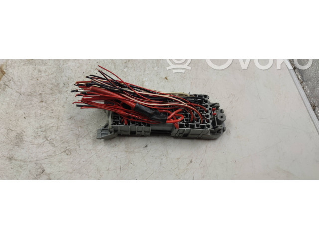 Блок предохранителей 93363136 Opel Meriva A