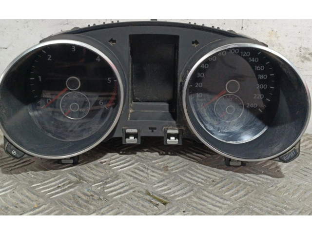 Панель приборов 5K0920870C Volkswagen Golf VI