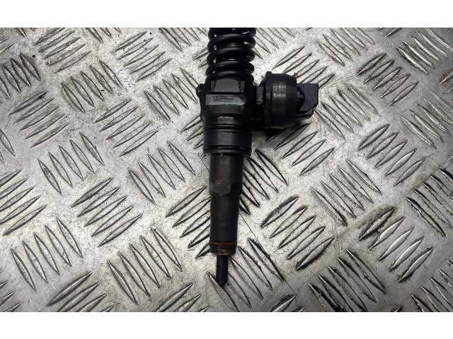 Форсунка 038130073AG Skoda Octavia Mk2 (1Z)