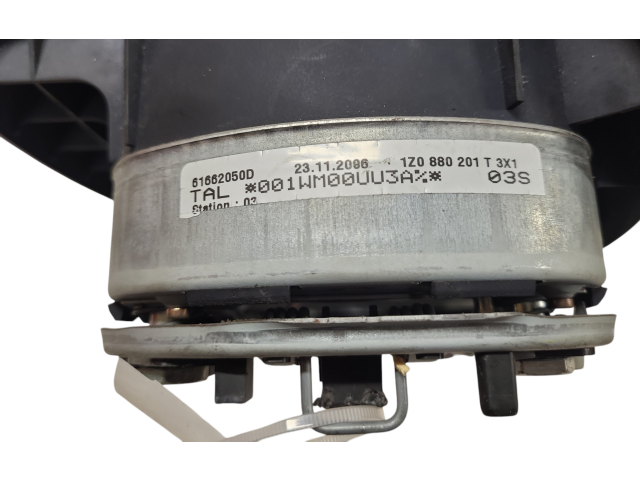 Подушка безопасности водителя 61662050D, 1Z0880201T Skoda Octavia Mk2 (1Z)