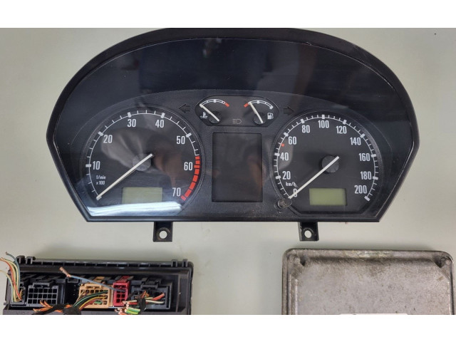 Блок управления двигателя 047906033J, 6Q2937049C   Skoda Fabia Mk1 (6Y)