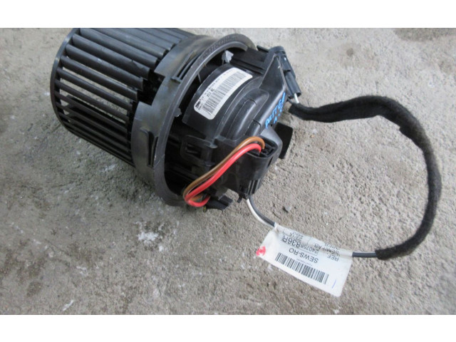 Вентилятор печки       Dacia Duster