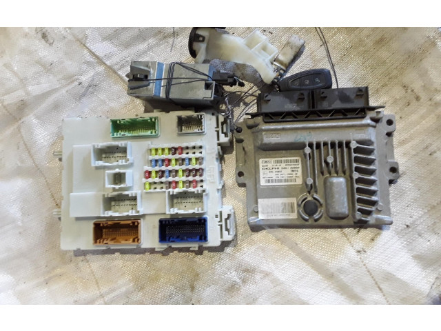 Комплект блоков управления DS71-12B684-XB, DS71-12B684-XB   Ford Kuga II