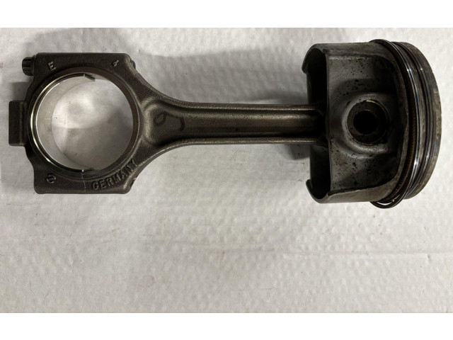 Поршень 94810304572 Porsche Cayenne (92A)