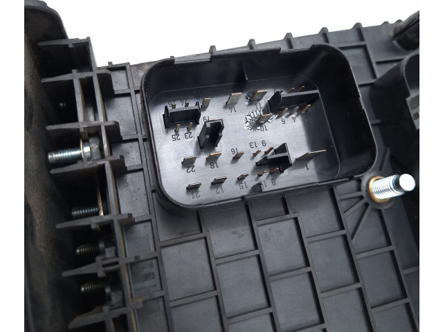 Блок предохранителей 1K0937124K, 014189861   Audi A3 S3 8P    