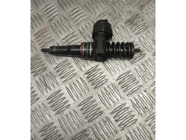 Форсунка 038130073J    Skoda Fabia Mk1 (6Y)   