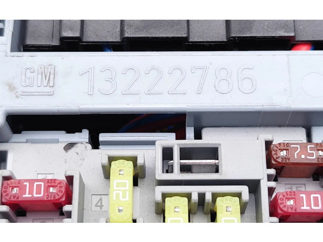 Pojistková skříňka 13222786 Opel Cascada 2018