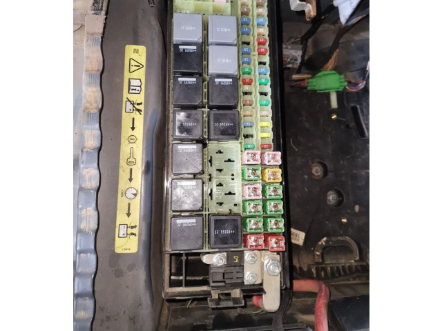 Pojistková skříňka AH3214290GB Land Rover Range Rover Sport L320 2009