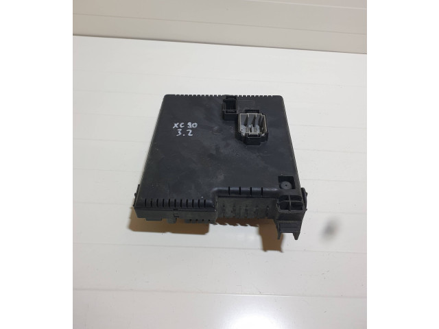 Блок предохранителей 30728512, 28017881   Volvo XC90    