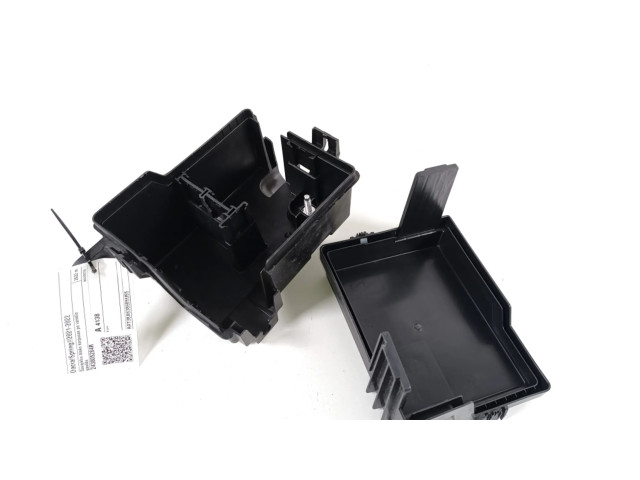 Блок предохранителей 243805284R Dacia Spring