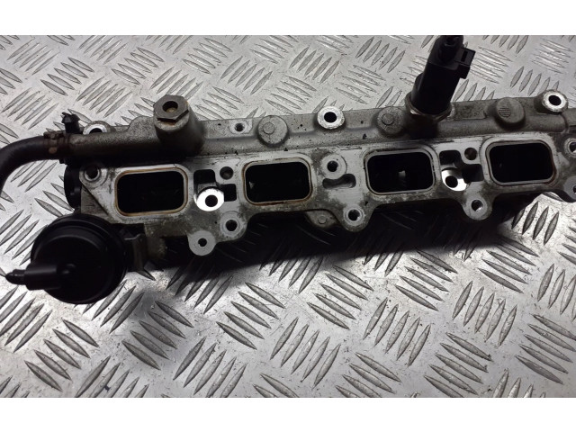 Vstřikovací lišta 03C133204 Audi A3 S3 8P